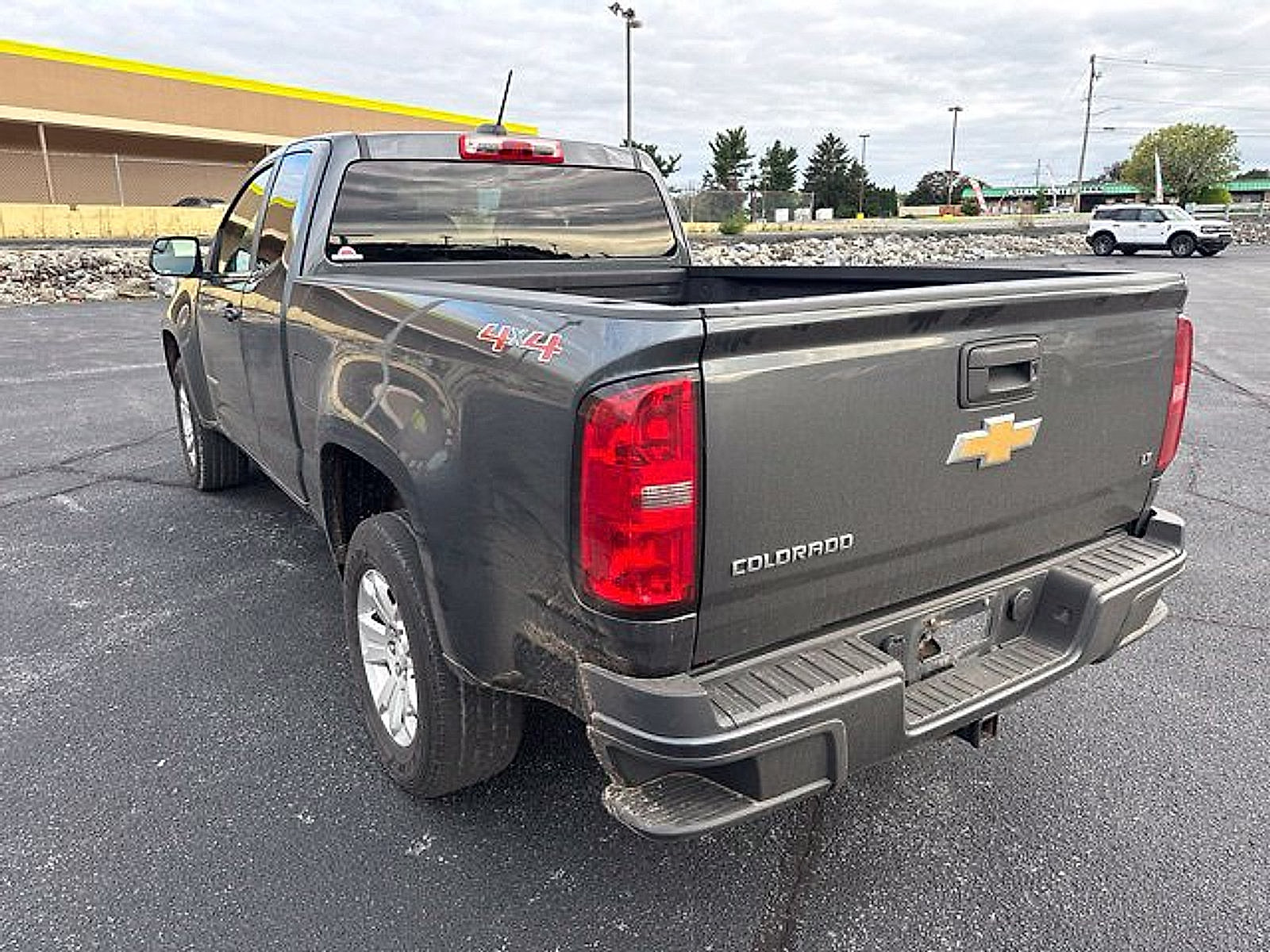 Used 2016 Chevrolet Colorado LT AWD/4WD image 8