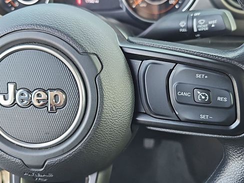 Used 2022 Jeep Wrangler Unlimited Sport AWD/4WD image 21