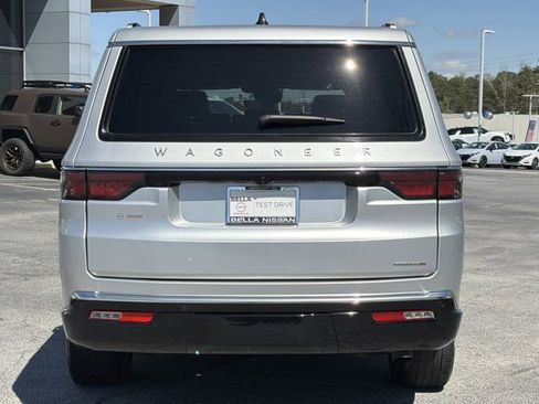 Used 2024 Jeep Wagoneer L Series II RWD image 24