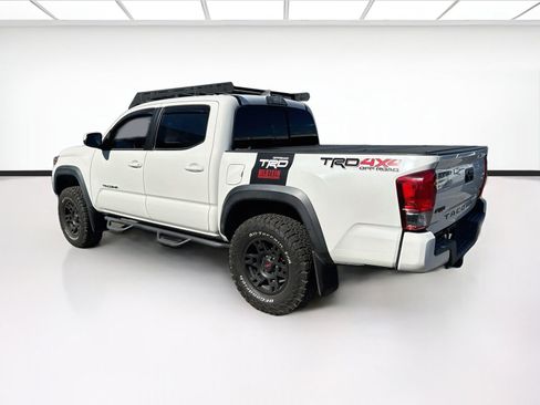 Used 2017 Toyota Tacoma TRD Off-Road w/ Tow Package (A/T) AWD/4WD image 6