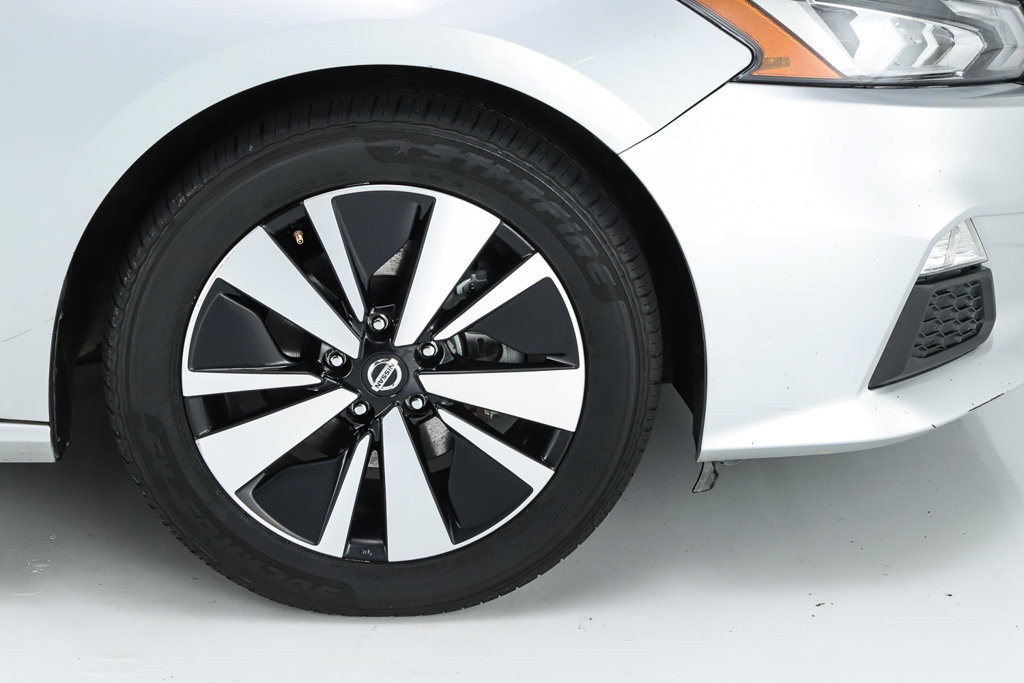 Used 2022 Nissan Altima 2.5 SV FWD image 14