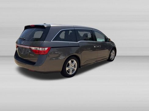 Used 2011 Honda Odyssey Touring Elite image 3