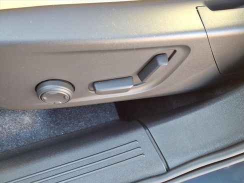 New 2026 Volvo XC40 B5 Ultra w/ Protection Package Premier image 15