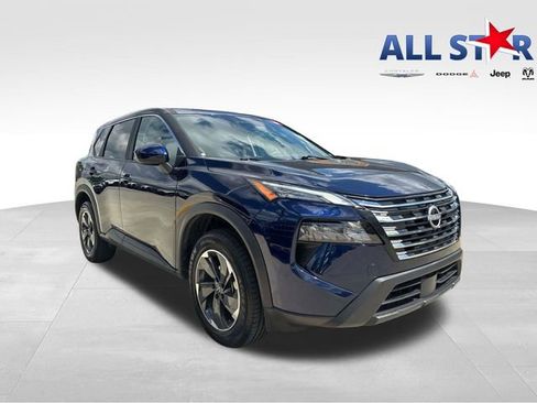 Used 2025 Nissan Rogue SV image 1