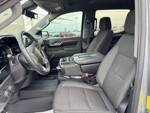 Used 2025 Chevrolet Silverado 1500 LT image 12