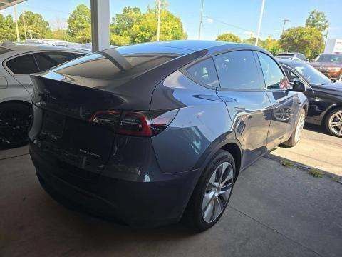 Used 2023 Tesla Model Y Long Range AWD/4WD image 2