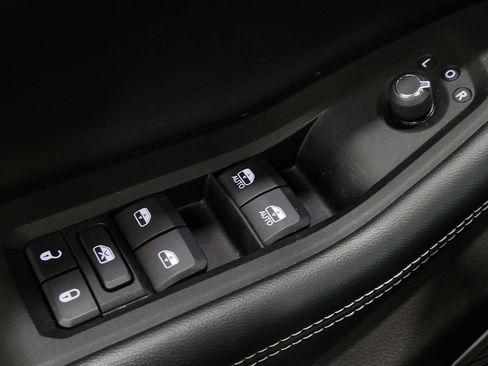 Used 2023 Jeep Grand Cherokee 4WD 4xe image 27