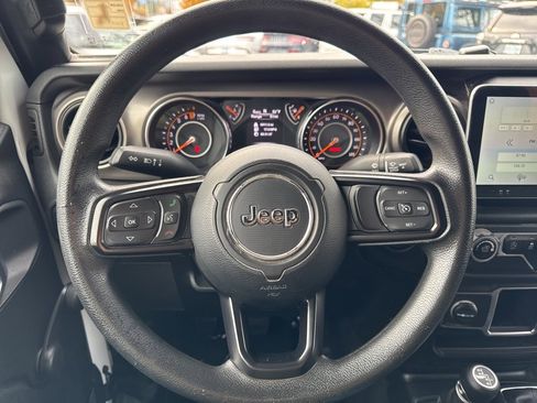 Used 2019 Jeep Wrangler Sport image 17