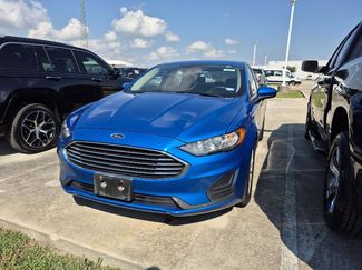 Used 2020 Ford Fusion SE image 1