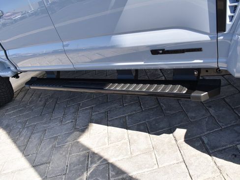 Used 2025 Ford F450 Lariat w/ FX4 Off-Road Package image 9