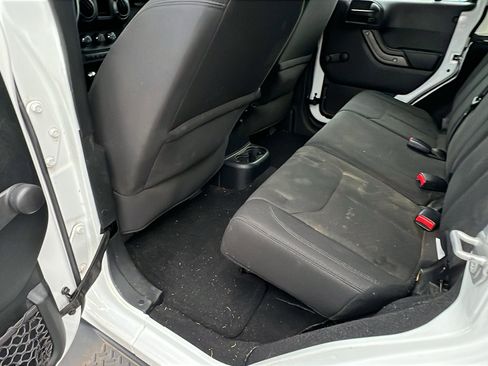 Used 2018 Jeep Wrangler Unlimited Sport w/ Connectivity Group image 22