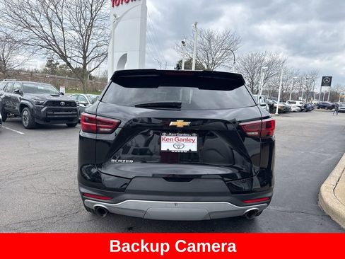 Used 2025 Chevrolet Blazer LT FWD image 6