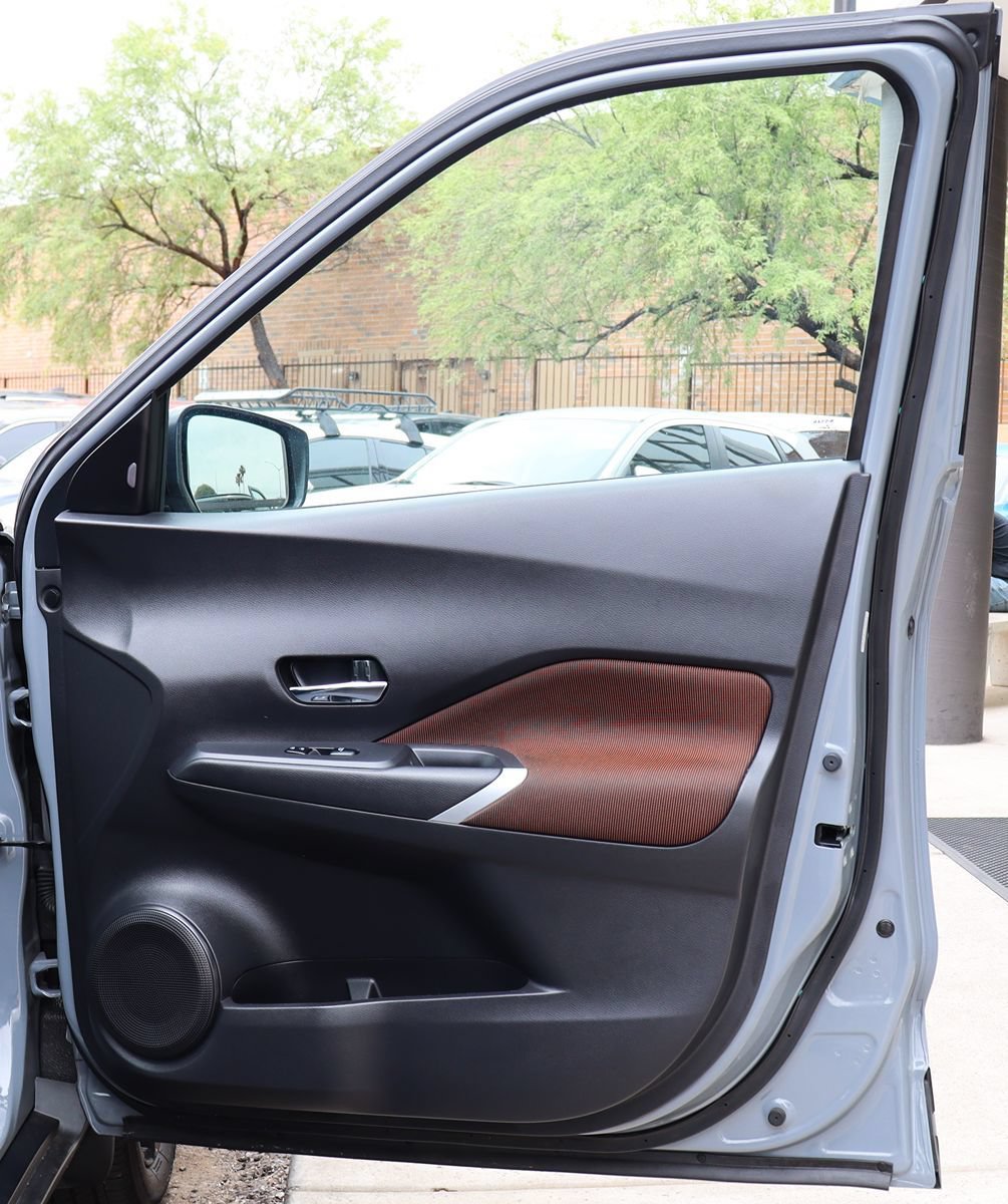 Used 2023 Nissan Kicks SR FWD image 33