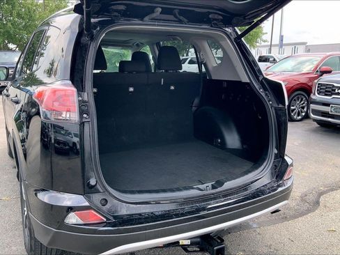 Used 2016 Toyota RAV4 XLE FWD image 4
