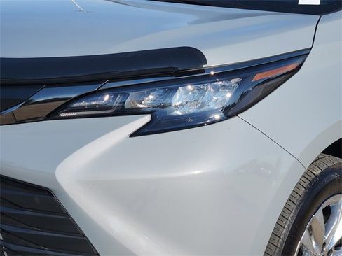 Used 2023 Toyota Sienna XLE Woodland Edition image 23