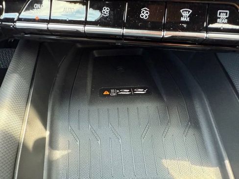 New 2025 Chevrolet Equinox EV RS image 33