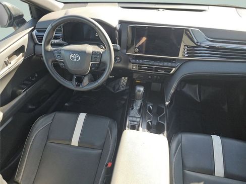 Used 2025 Toyota Camry SE FWD image 27
