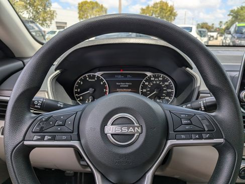 Used 2024 Nissan Altima 2.5 SV image 26