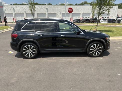 Used 2022 Mercedes-Benz GLB 250 4MATIC image 11