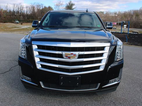 Used 2020 Cadillac Escalade Premium Luxury image 4