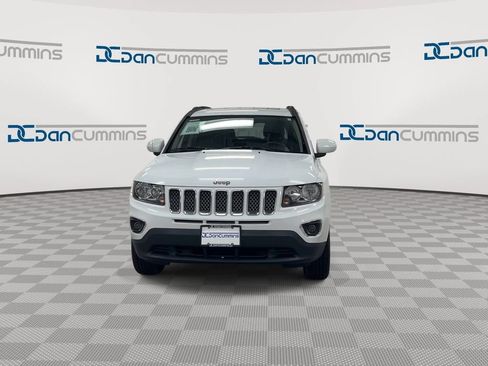 Used 2017 Jeep Compass High Altitude FWD image 3