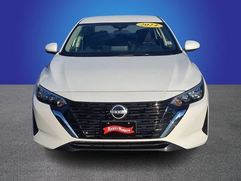 Used 2024 Nissan Sentra SV FWD image 2
