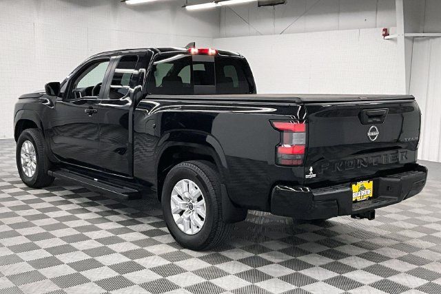 Used 2023 Nissan Frontier SV w/ SV Convenience Package AWD/4WD image 2
