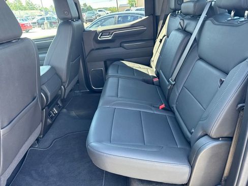 Used 2025 GMC Sierra 1500 SLT RWD image 24