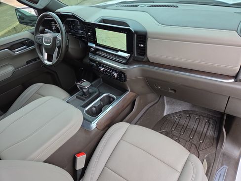 Used 2024 GMC Sierra 1500 SLT w/ SLT Premium Plus Package image 18