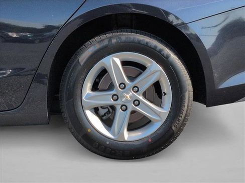 Used 2023 Chevrolet Malibu LT FWD image 30