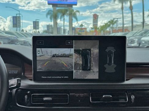 Used 2023 Lincoln Nautilus Reserve image 25