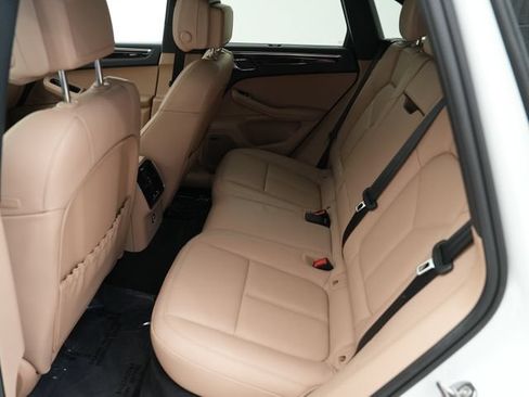 Certified 2025 Porsche Macan S AWD/4WD image 32