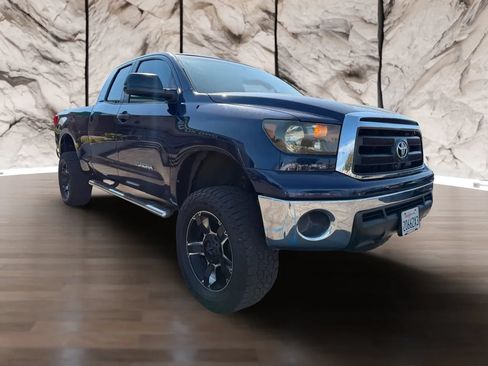 Used 2011 Toyota Tundra 2WD Double Cab w/ Tow Pkg image 2