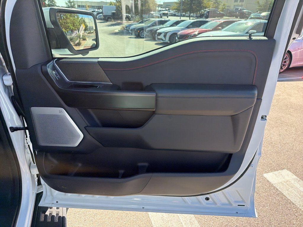 Used 2025 Ford F150 Raptor AWD/4WD image 38