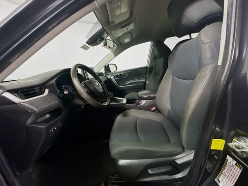 Certified 2021 Toyota RAV4 LE FWD image 10