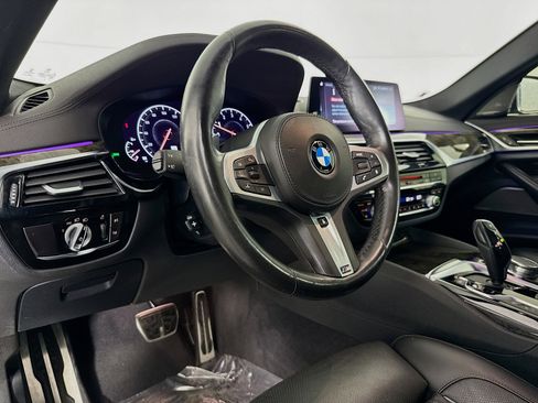 Used 2019 BMW M550i xDrive w/ Premium Package image 22