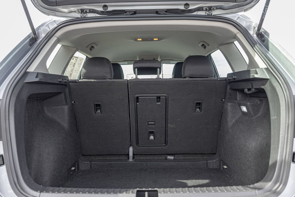 Certified 2024 Volkswagen Taos S FWD image 29