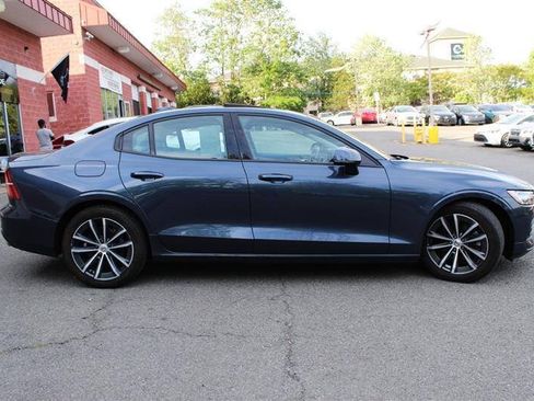Used 2021 Volvo S60 T5 Momentum FWD image 6