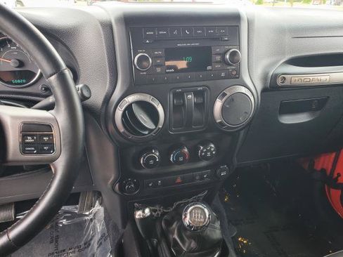 Used 2013 Jeep Wrangler Sahara AWD/4WD image 17