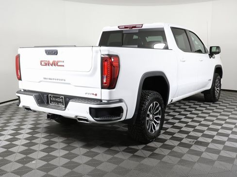 Used 2023 GMC Sierra 1500 AT4 w/ Technology Package image 5