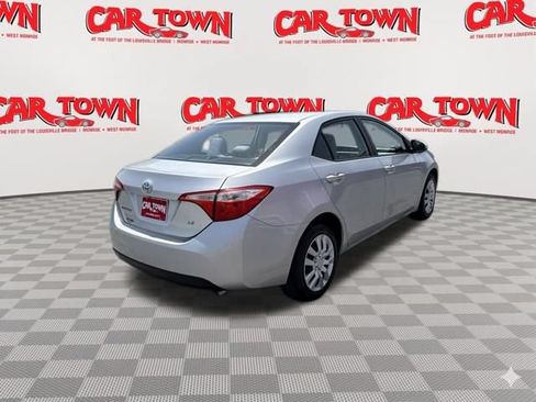 Used 2015 Toyota Corolla LE FWD image 3