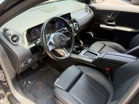 Used 2025 Mercedes-Benz GLA 250 4MATIC image 24