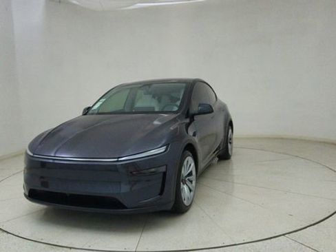 Used 2026 Tesla Model Y Long Range image 64