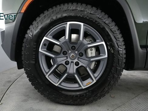 Used 2025 Rivian R1S Adventure image 19