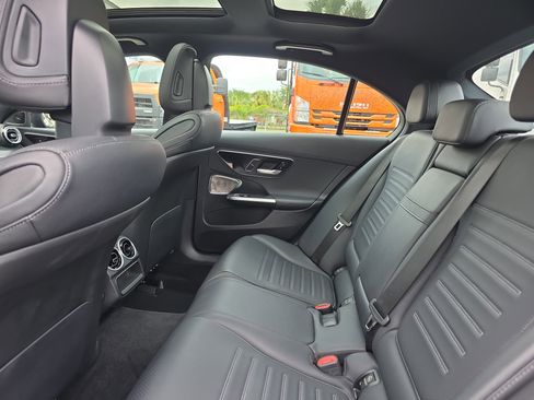 Used 2022 Mercedes-Benz C 300 Sedan image 15