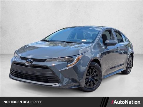 Used 2025 Toyota Corolla LE FWD image 1
