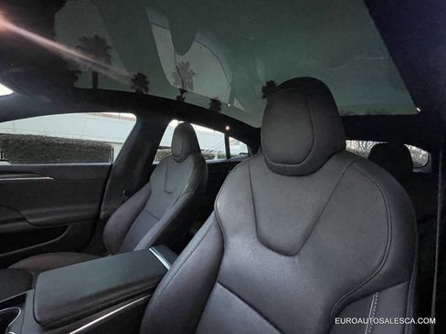 Used 2022 Tesla Model S Plaid image 24