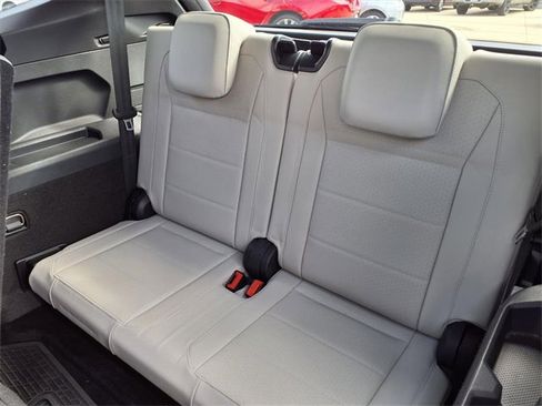 Used 2021 Volkswagen Tiguan SE R-Line image 19