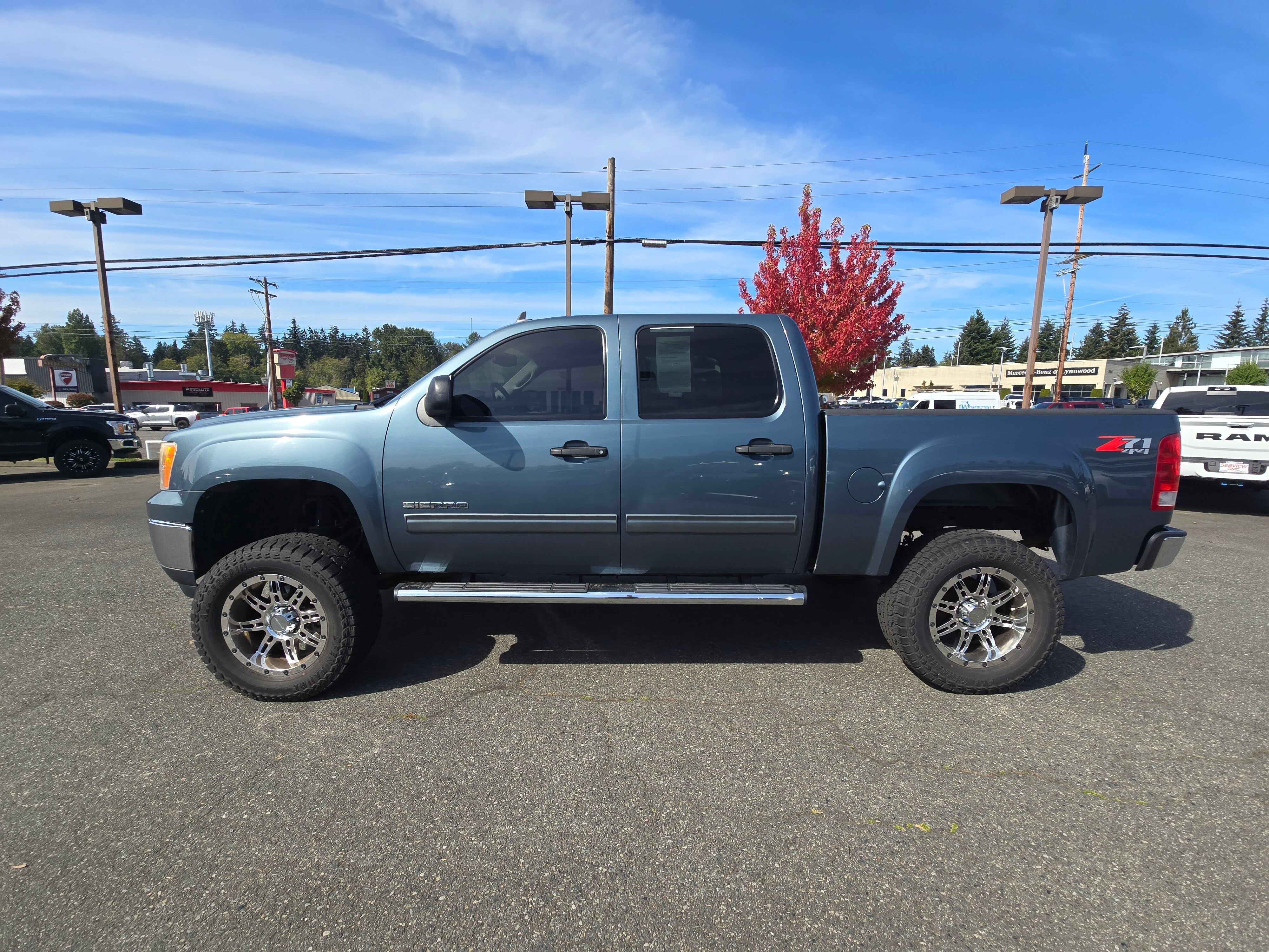 Used 2013 GMC Sierra 1500 SLE w/ Power Tech Package AWD/4WD image 4