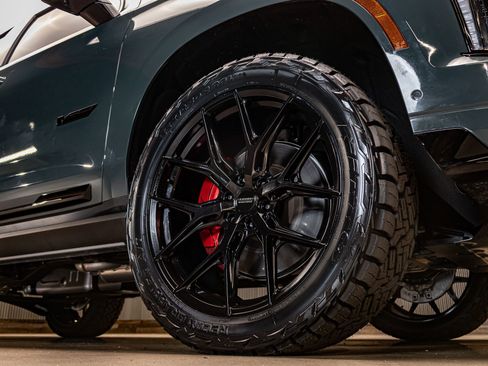 Used 2025 Cadillac Escalade V image 16